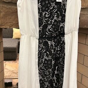 Dress Chic Black and White Lace Dress size 40-New York & Company